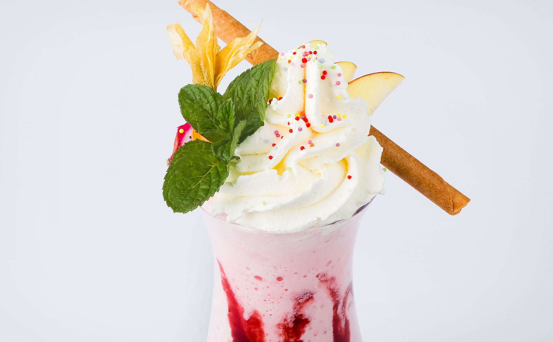 Dessertkarte – Joghurt-Kirschen-Frappé